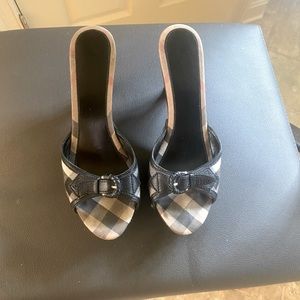 Burberry Clogs